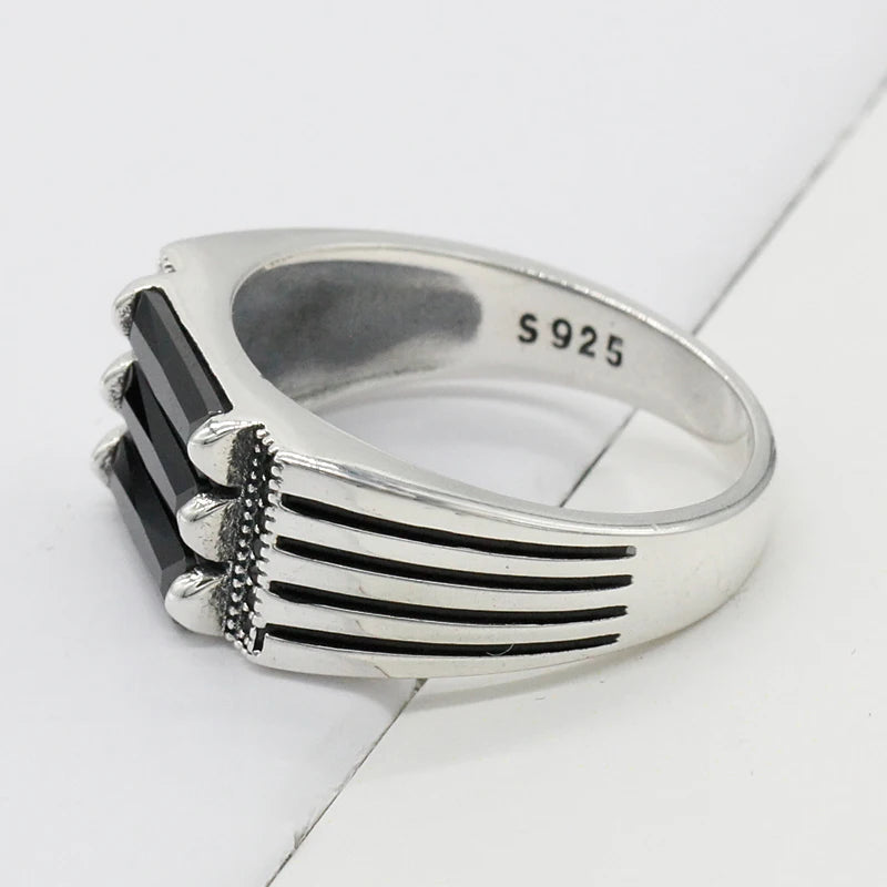 Anillo Masculino Plata 925 con Líneas Paralelas y Zirconia Negra