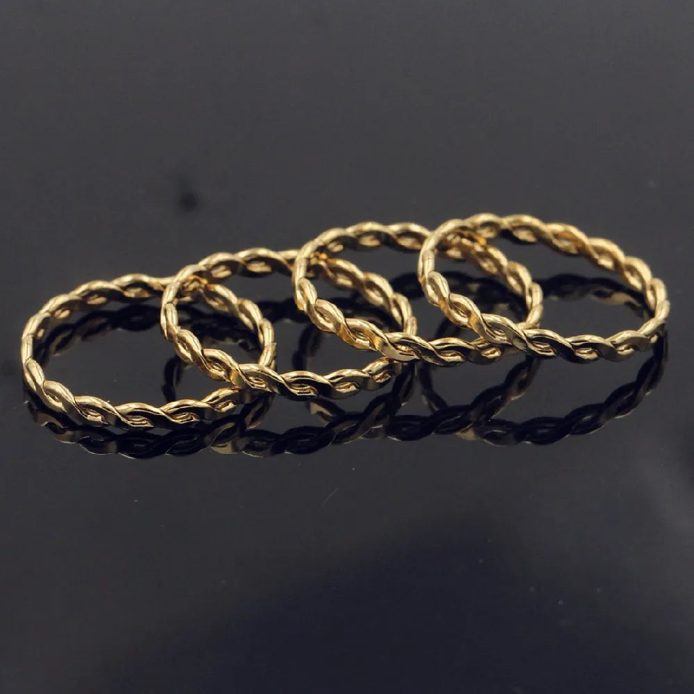Anillo Trenzado de Moda – Banda en Oro Laminado 14K para Mujer